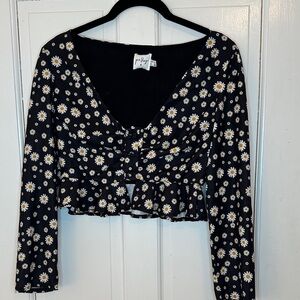 Princess Polly Black Daisy Print‎ Crop Top size 4 EUC